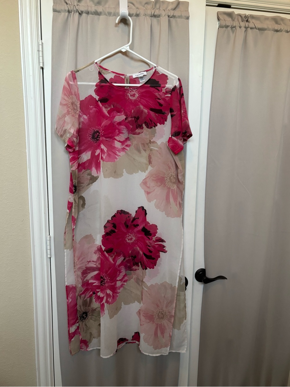 Calvin Klein L Floral Caftan
Sheer Maxi Swimwear Coverup Dress / Cover